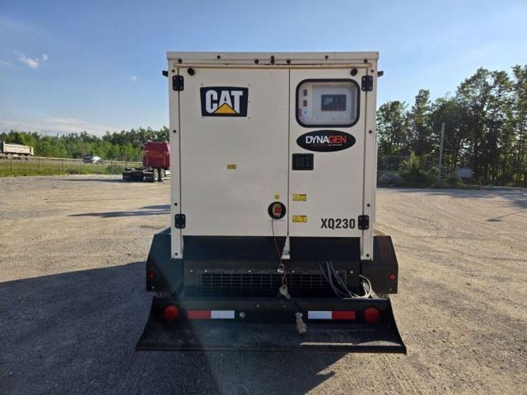 2019-caterpillar-xq230-image-10
