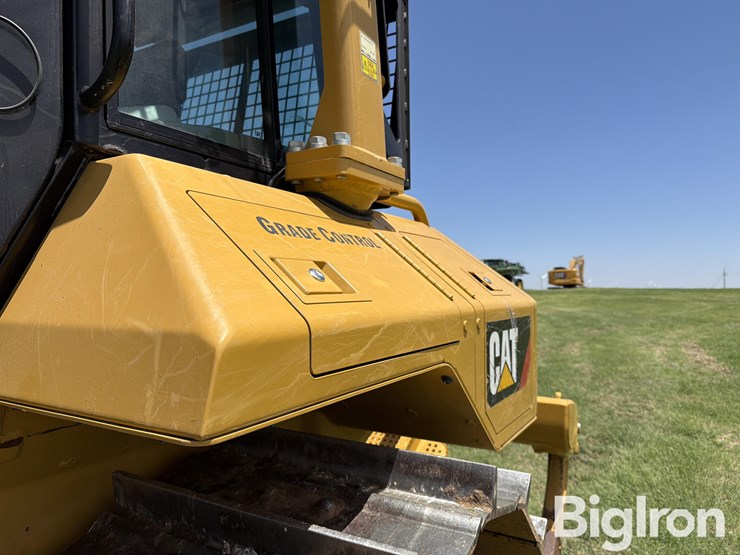 2019-caterpillar-d6n-image-19