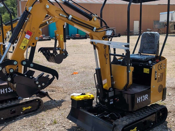 cfg-industries-mini-excavator---h13r-image-1