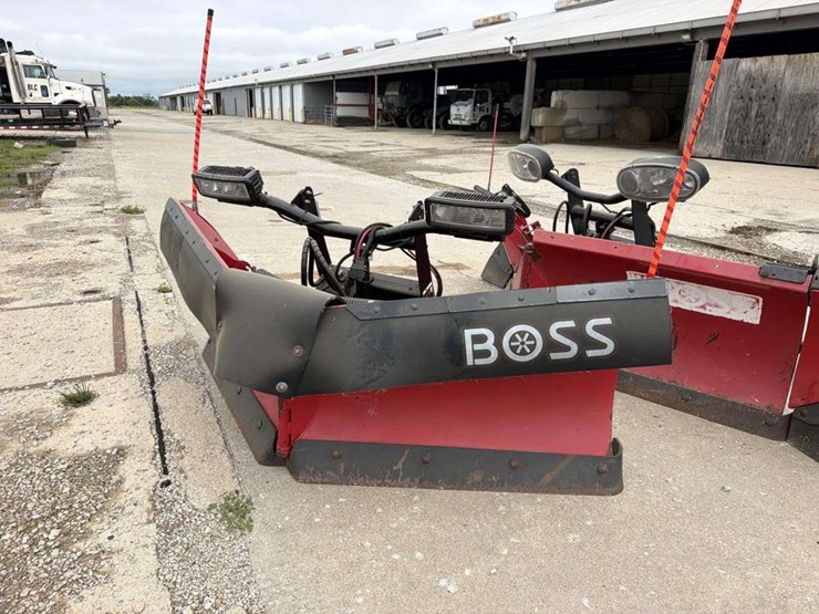 boss-7ft6in-htx-v-snow-plow-image-1