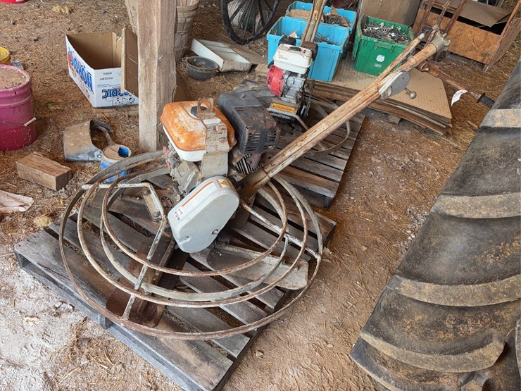 stone-construction-equipment-48"-trowler-with-honda-engine.-image-7