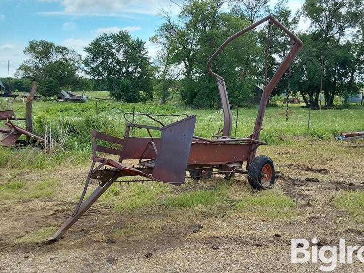 kneib-70-pop-up-bale-loader-image-1