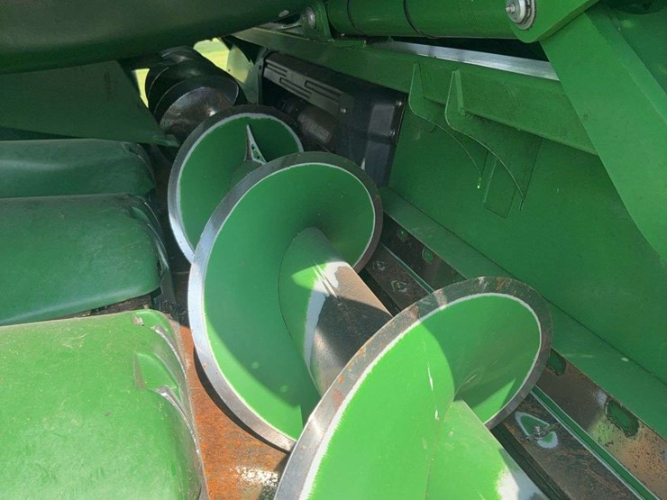 2018-john-deere-12-image-19