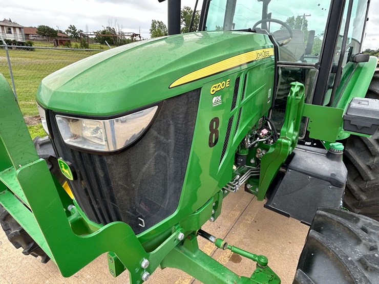 2019-john-deere-6120e-image-11