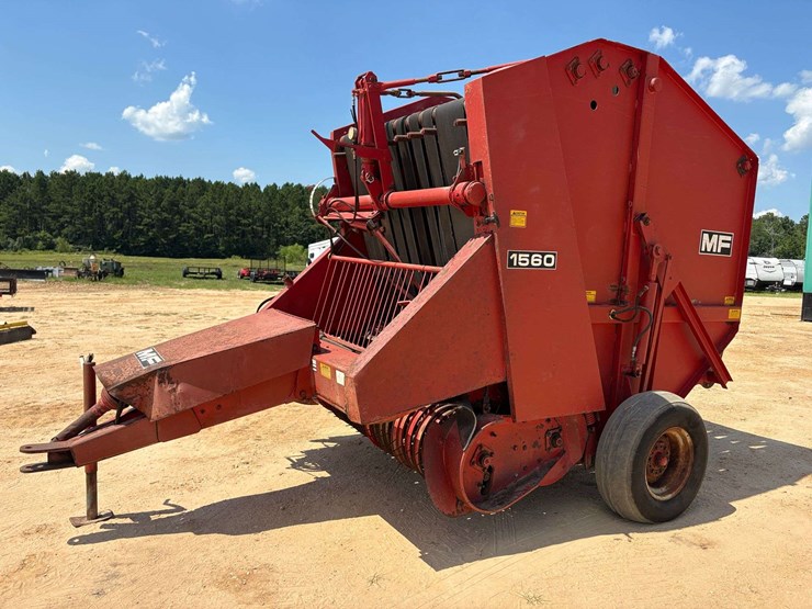 massey-ferguson-1560-image-1