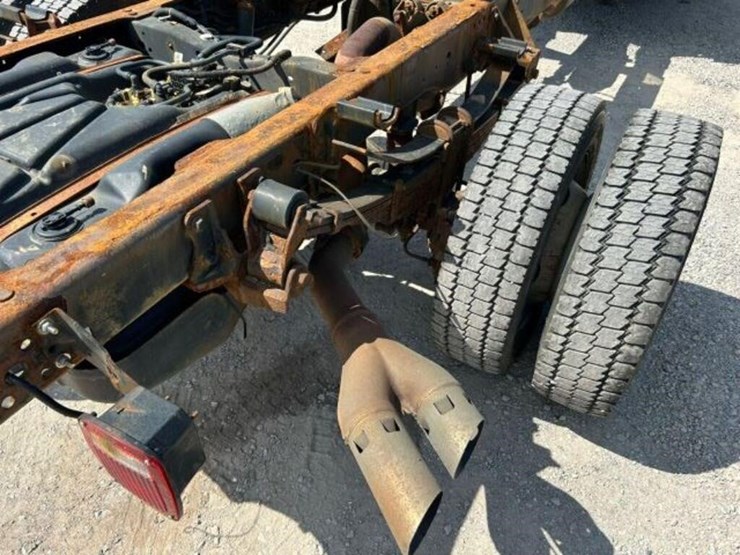 2016-ford-f550-xl-image-34