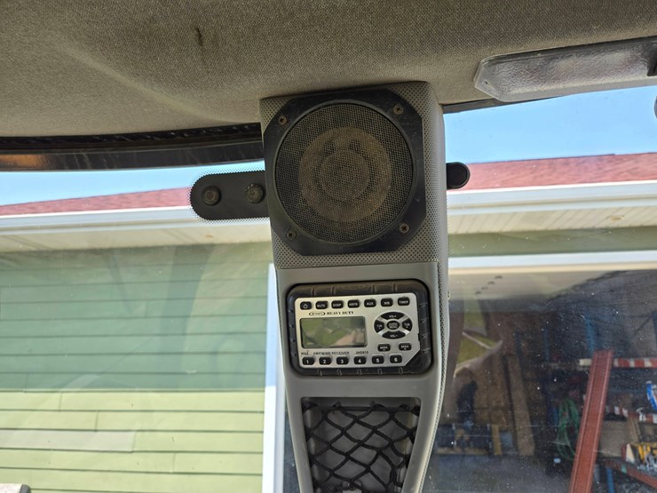 2015-case-590sn-image-13