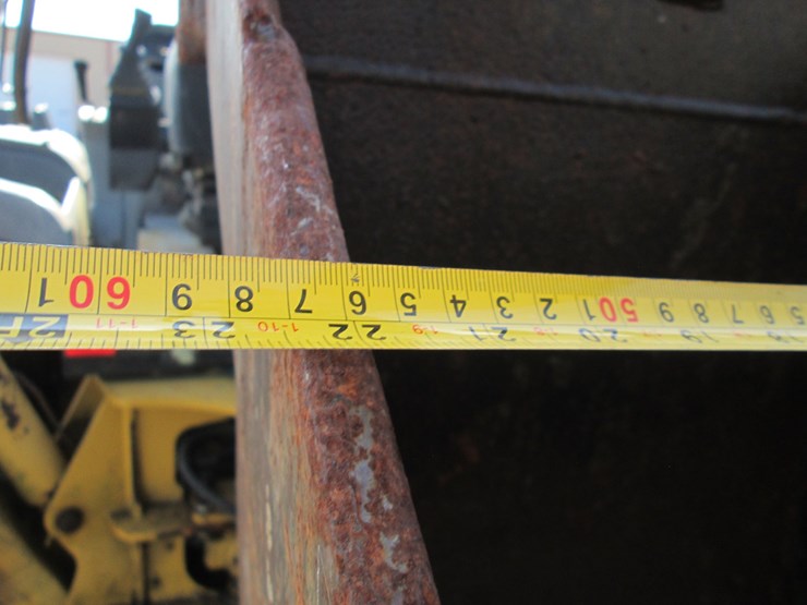 2004-caterpillar-420d-image-7
