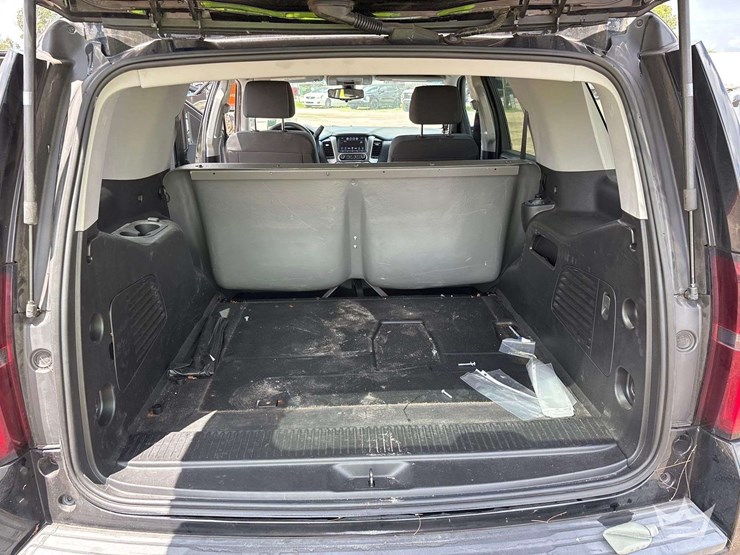 2018-chevrolet-tahoe-image-23