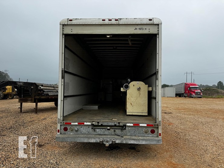 2001-gmc-topkick-c6500-image-3
