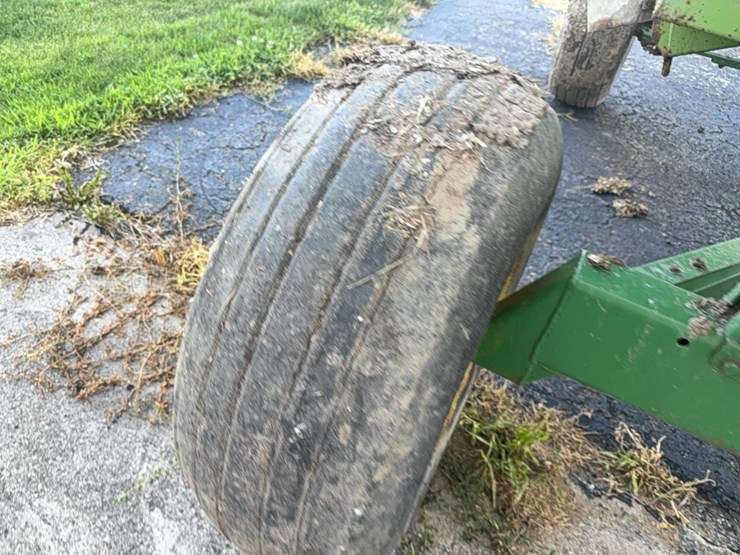 parker-gravity-wagon-w/-john-deere-gear-image-18