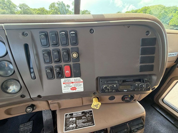 2006-mack-granite-ct713-image-30