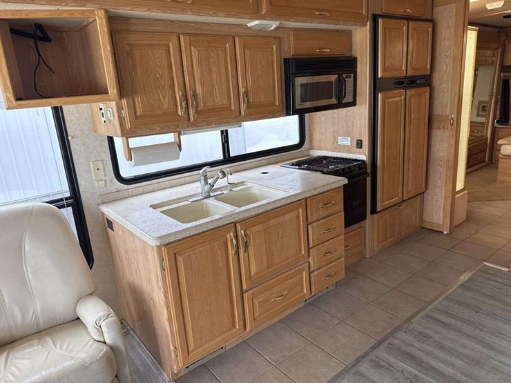 2004-alfa-leisure-see-ya-class-a-motorhome-image-30