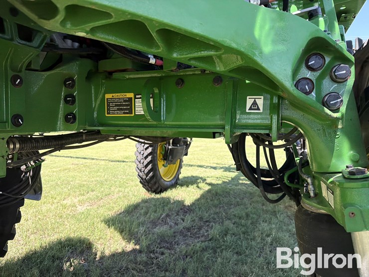 2024-john-deere-412r-image-15