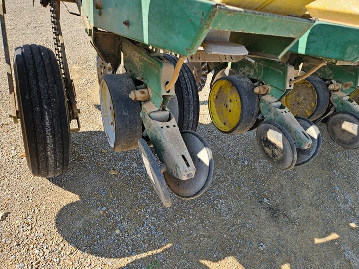 john-deere-7000-image-28