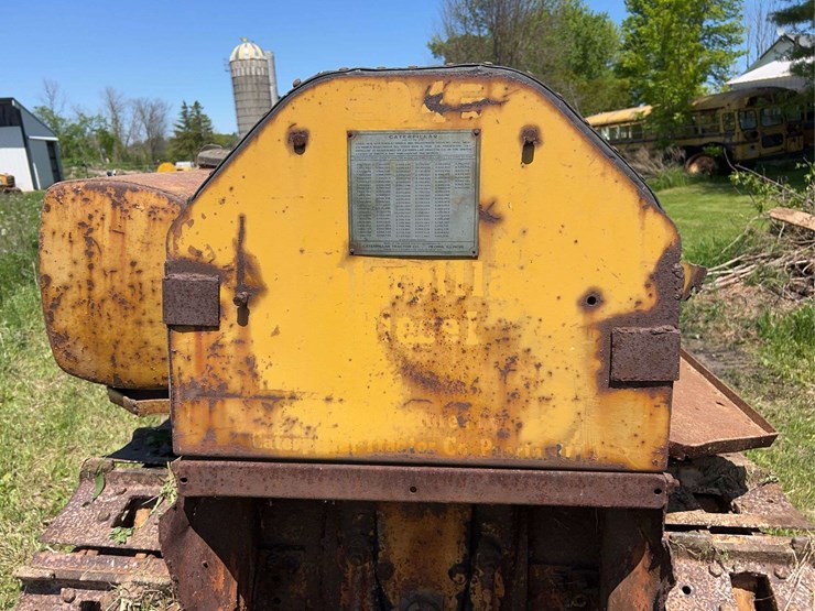 caterpillar-twenty-image-25