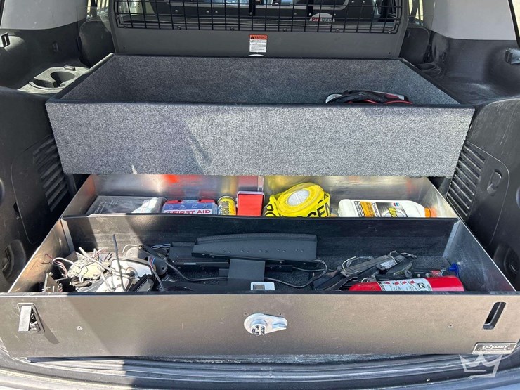 2016-chevrolet-tahoe-image-23