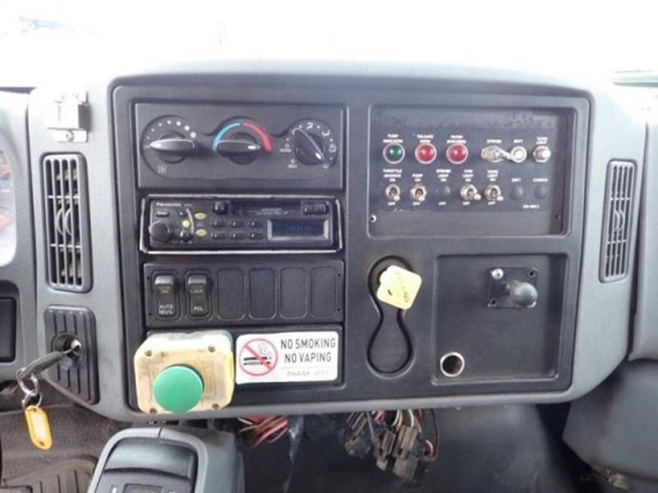 2007-international-acco-1950d-image-18