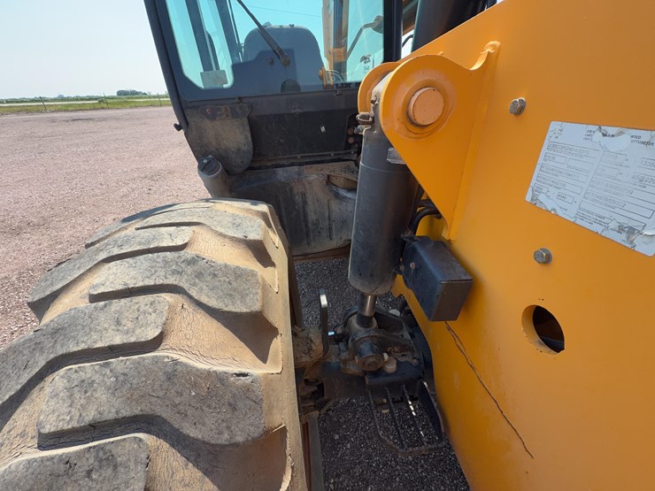 2011-jcb-510-56-image-17