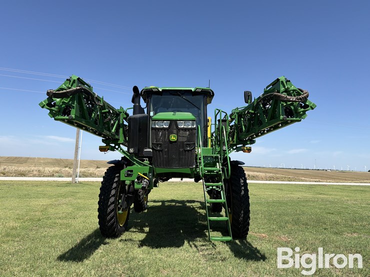 2024-john-deere-412r-image-2