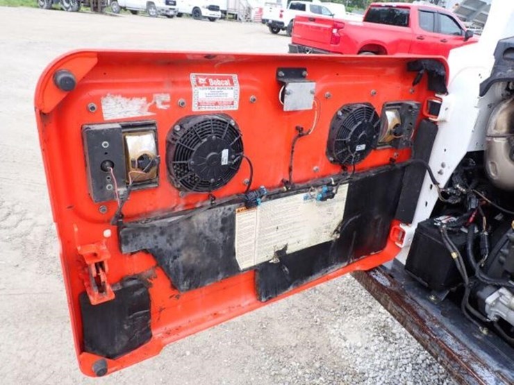 2020-bobcat-s850-image-17