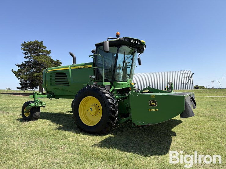 2020-john-deere-w235-image-3