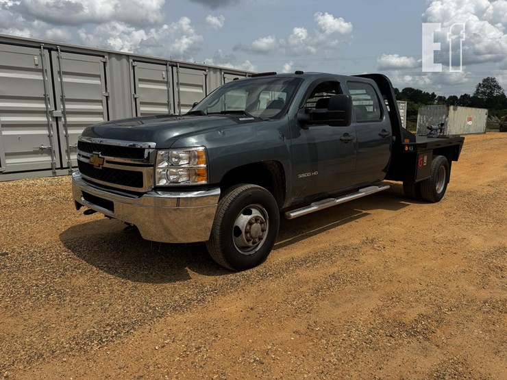 2012-chevrolet-3500-image-1