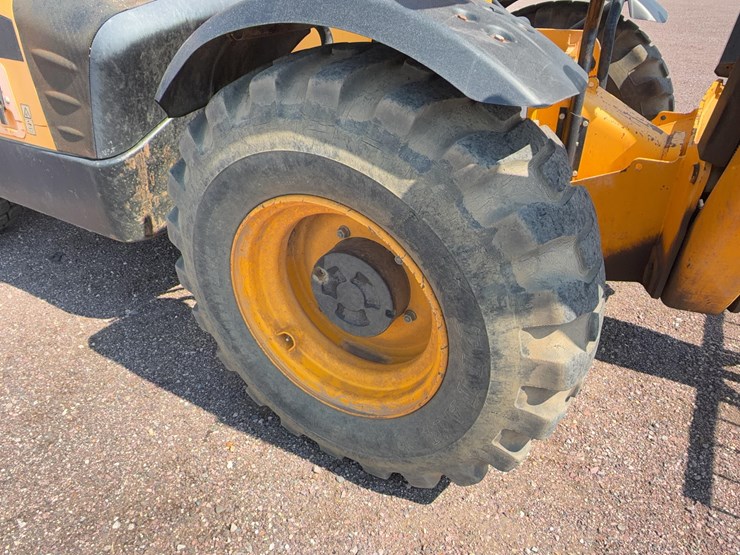 2011-jcb-510-56-image-41