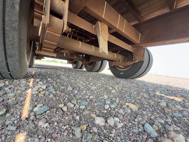 2016-dct-830gs38-gooseneck-trailer-image-12