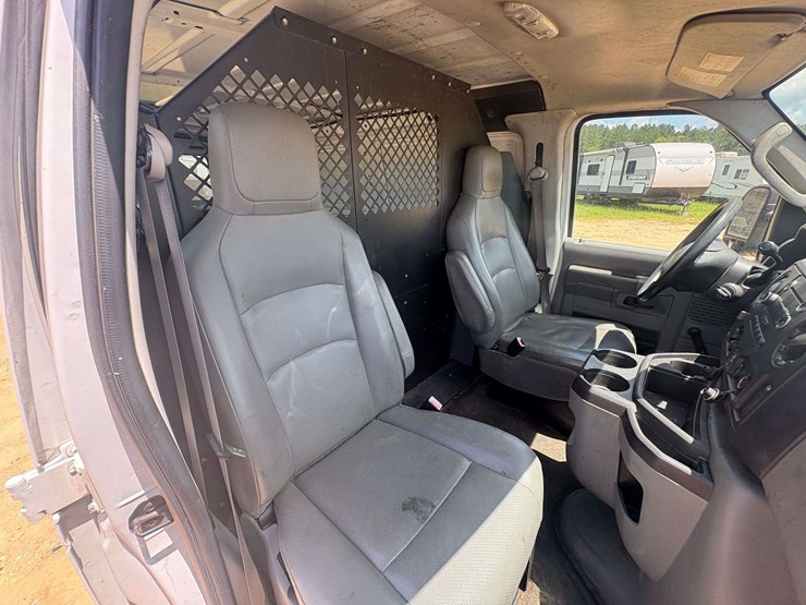 2013-utility-van-image-26