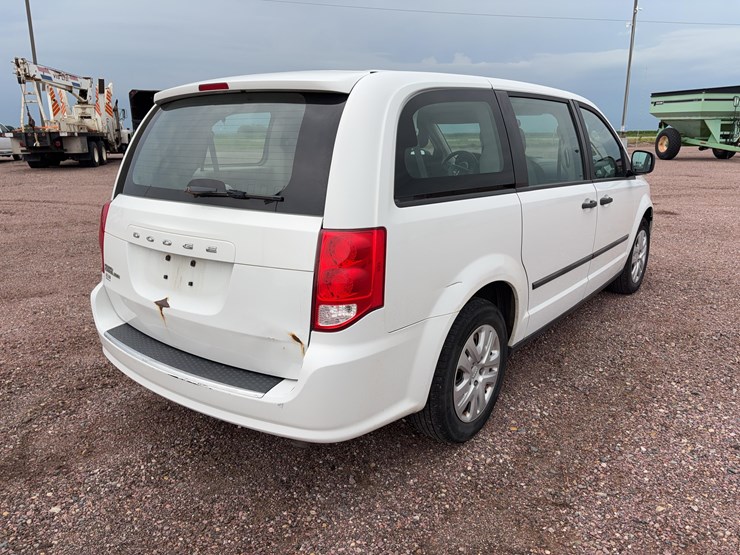 2014-dodge-grand-caravan-image-5