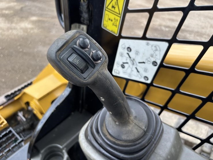 caterpillar-299d2-image-25