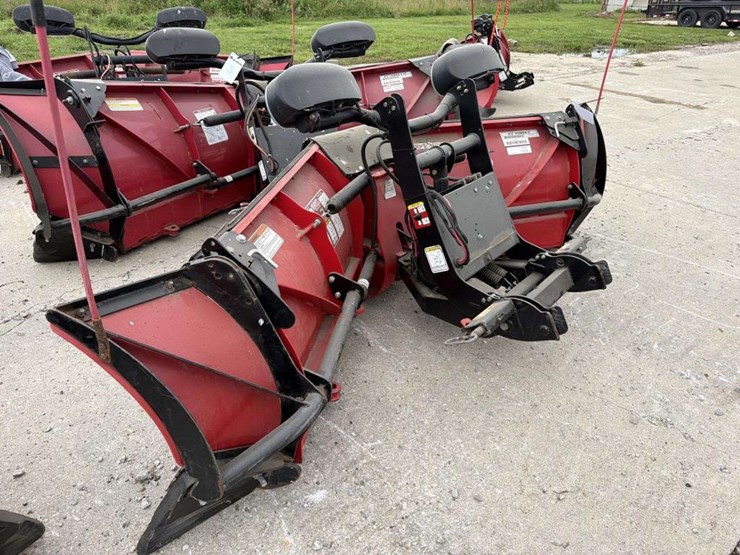 boss-8ft2in-power-v-snow-plow-w/-12in-extensions-image-2