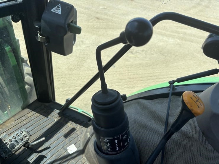 john-deere-5220-image-40