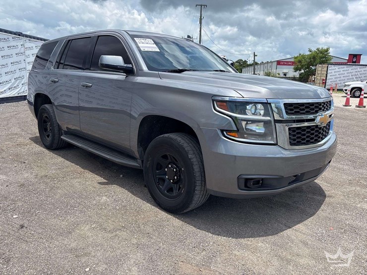 2018-chevrolet-tahoe-image-2