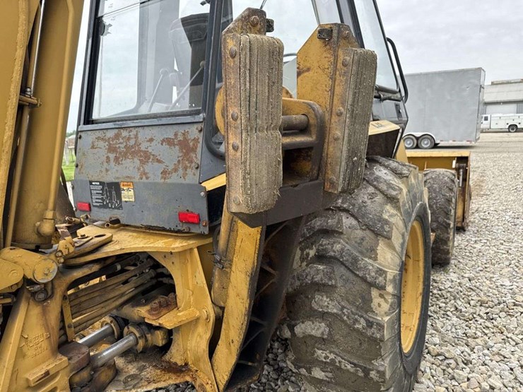 caterpillar-416b-image-20