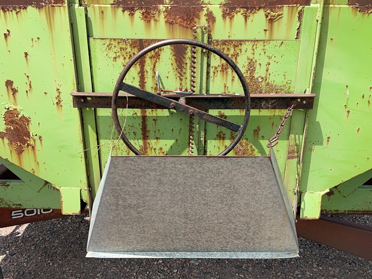 parker-5010b-gravity-wagon-image-9