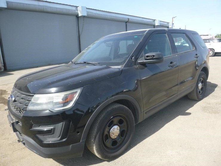2018-ford-explorer-image-2
