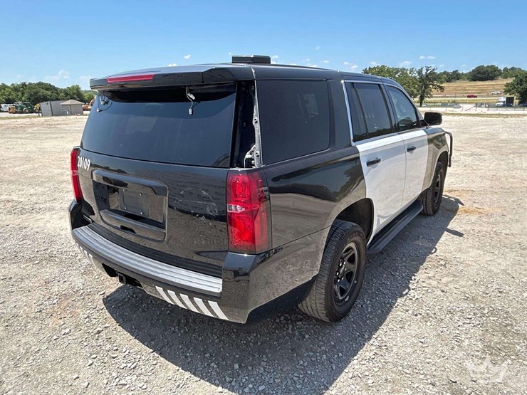 2020-chevrolet-tahoe-image-3