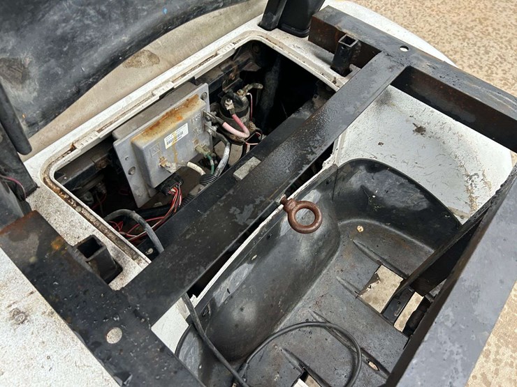 2007-yamaha-ydre-48-volt-golf-cart-image-15