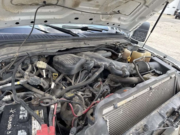 2010-ford-f350-image-25