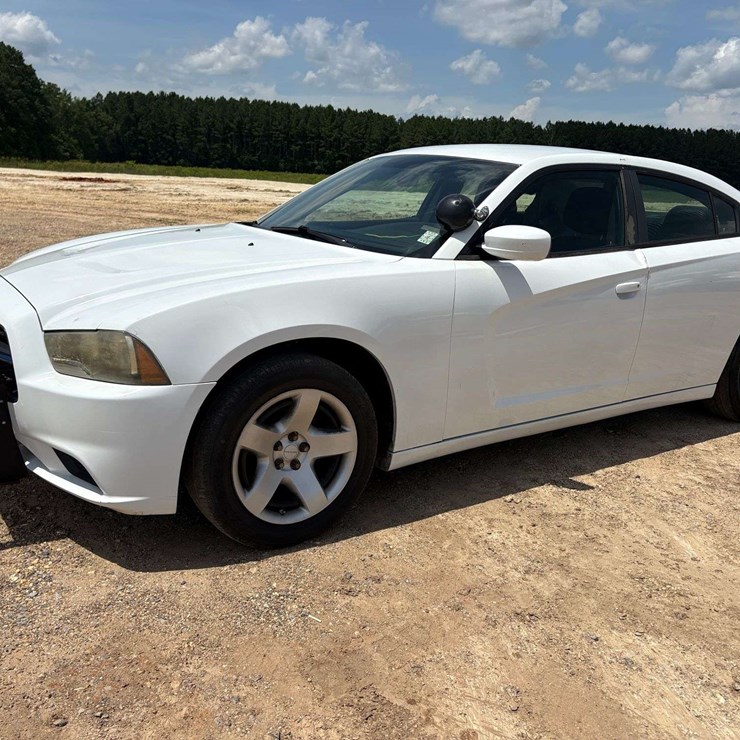 2012 Dodge Charger RWD 4 Door Police Sedan (158,175 Miles)