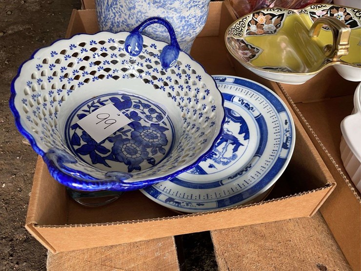 assorted-decorative-tableware-and-kitchenware-collection-image-6