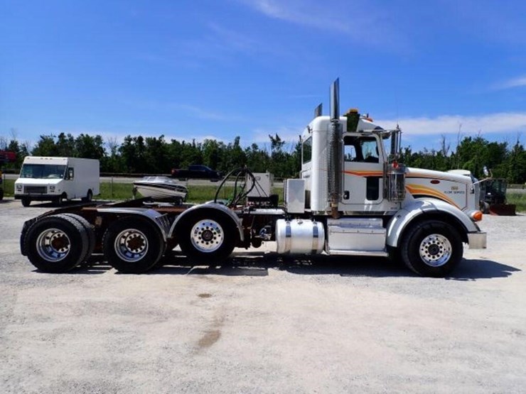 2013-peterbilt-367-image-4