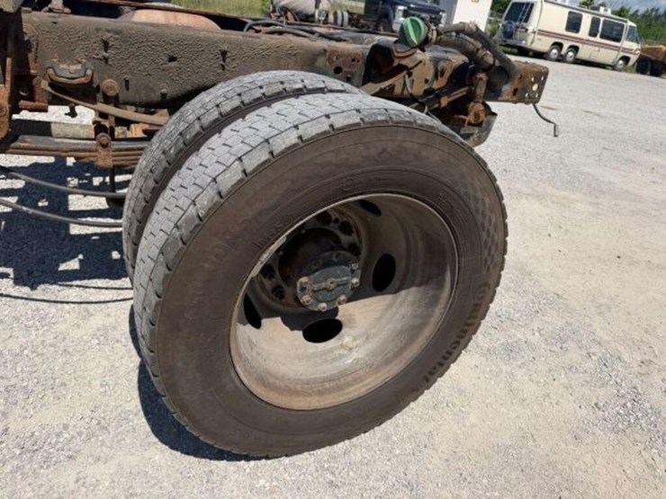 2016-ford-f550-xl-image-25