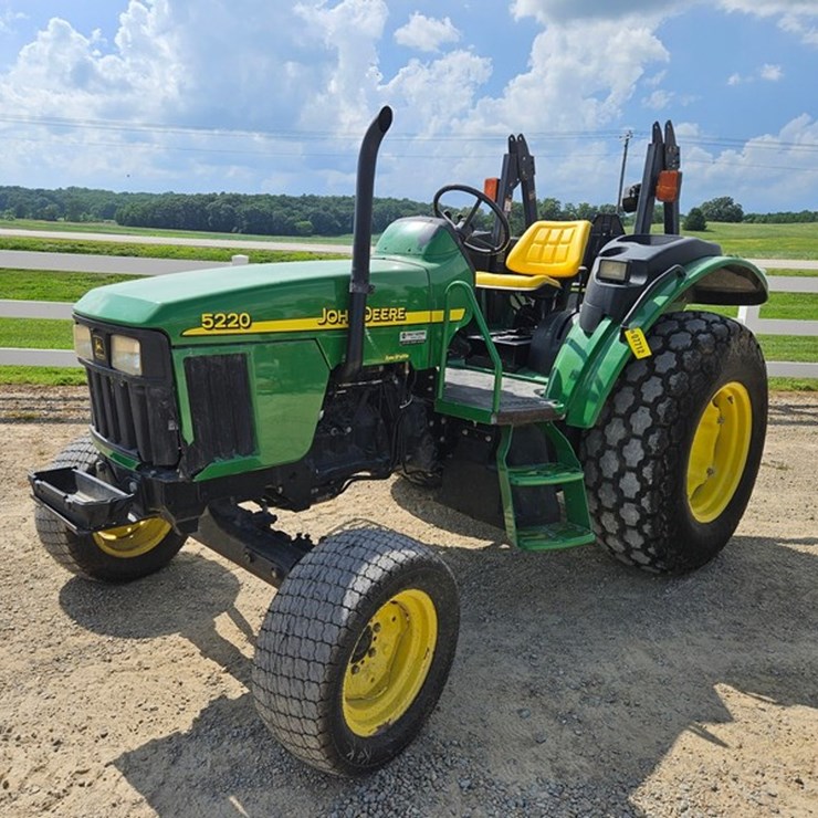 JOHN DEERE 5220