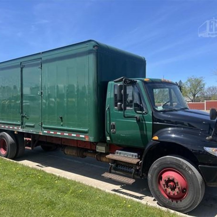 2017 INTERNATIONAL DURASTAR 4300