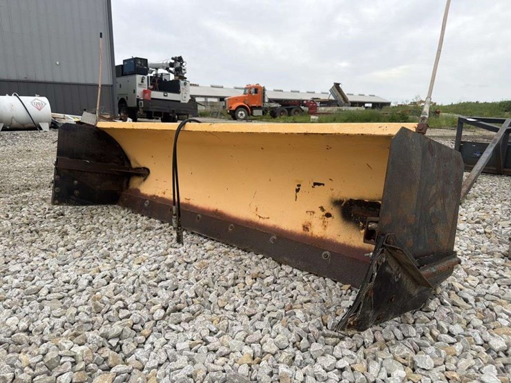 meyer-snow-plow-8-ft-with-quick-attachment-image-5