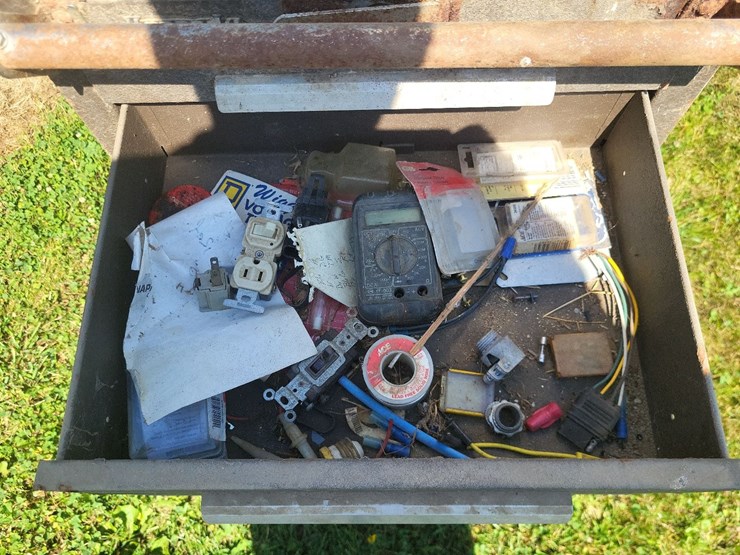 portable-tool-box-and-bolt-bins-w/contents-image-12