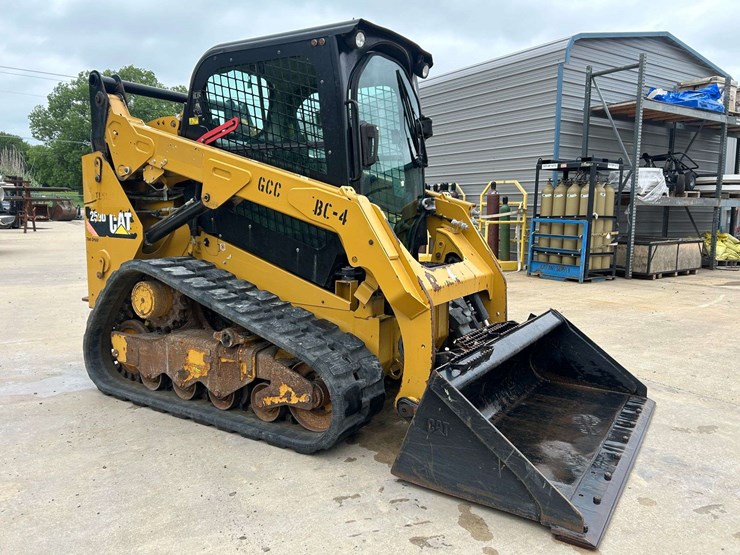 2015-caterpillar-259d-image-2